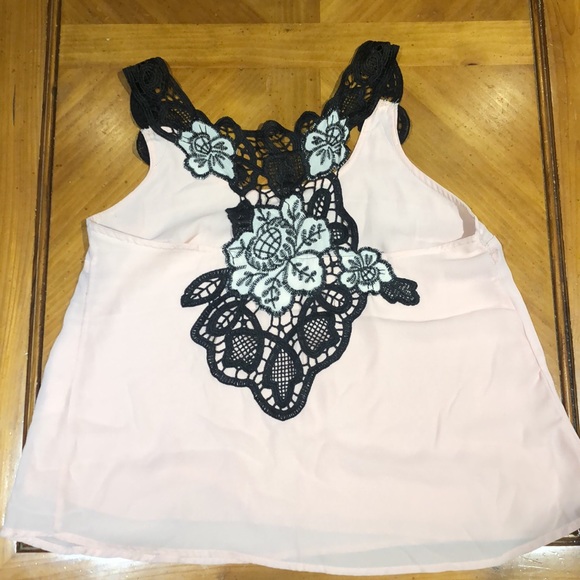 Smart Set Blouse with lace back size S - Picture 3 of 8